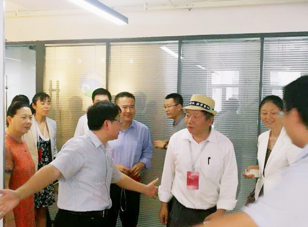 濟南金控股集團與中國科協(xié)一行領導蒞臨我公司參觀指導
